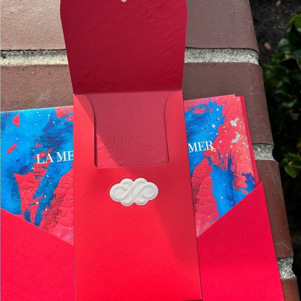 Creme de La Mer Lunar New Year 2025 Pack of 8 Envelopes, CNY Year of Dragon - Picture 5 of 5